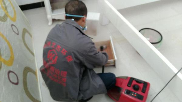 2017年2月3日徐州城南李女士愛(ài)居室內(nèi)有害氣體施工治理中