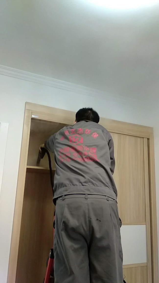 2017年12月11日凱旋門治理現(xiàn)場(chǎng)